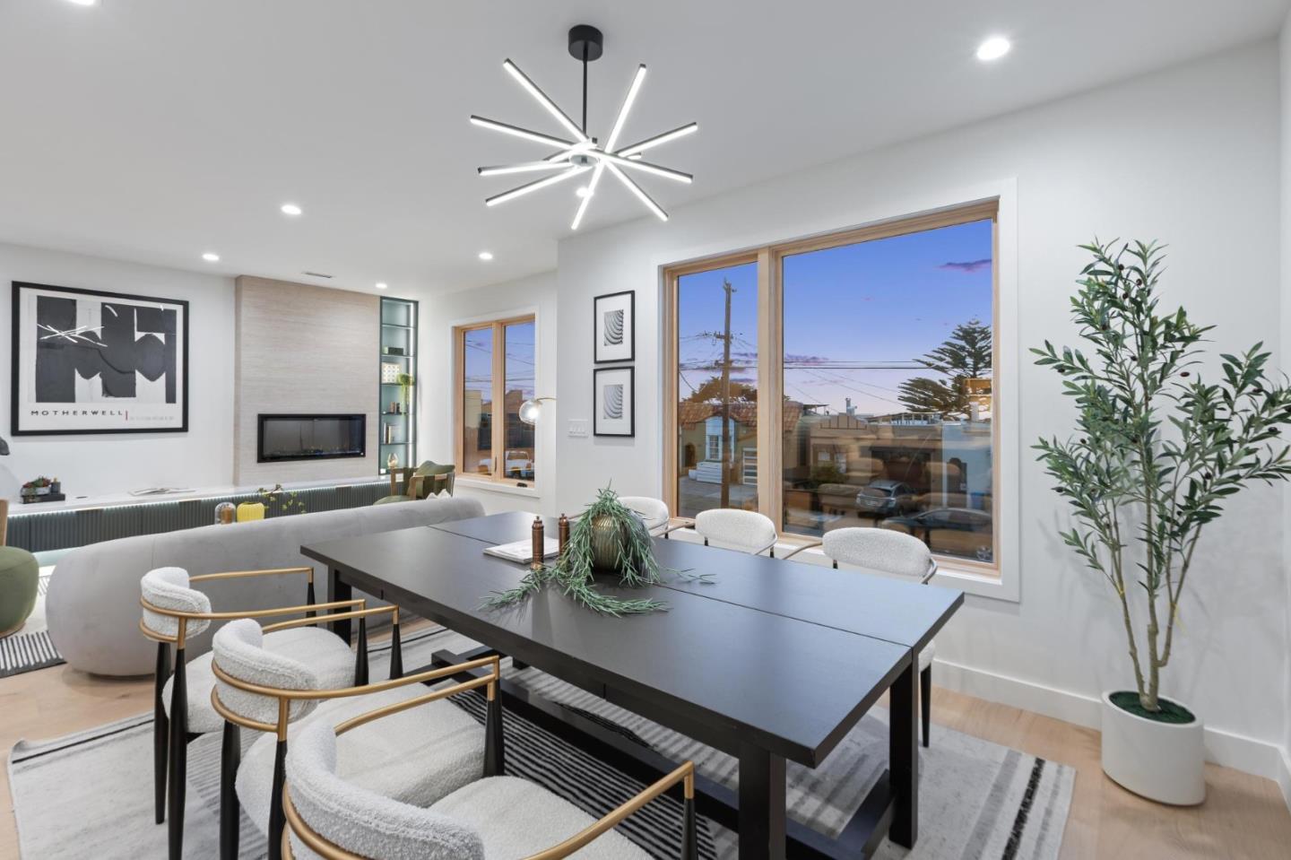 Detail Gallery Image 13 of 126 For 2250 44th Ave, San Francisco,  CA 94116 - 3 Beds | 3/2 Baths