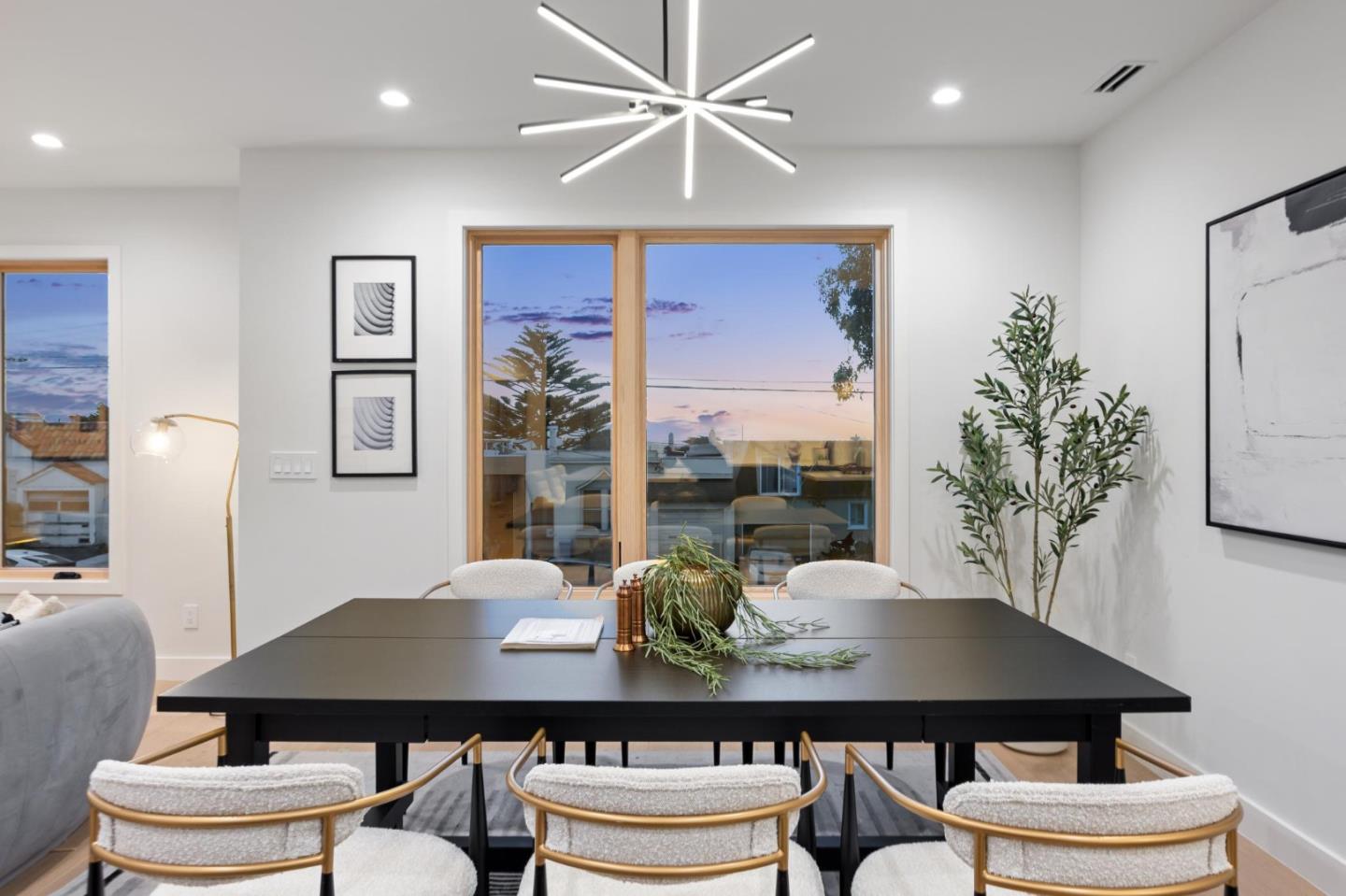 Detail Gallery Image 14 of 126 For 2250 44th Ave, San Francisco,  CA 94116 - 3 Beds | 3/2 Baths