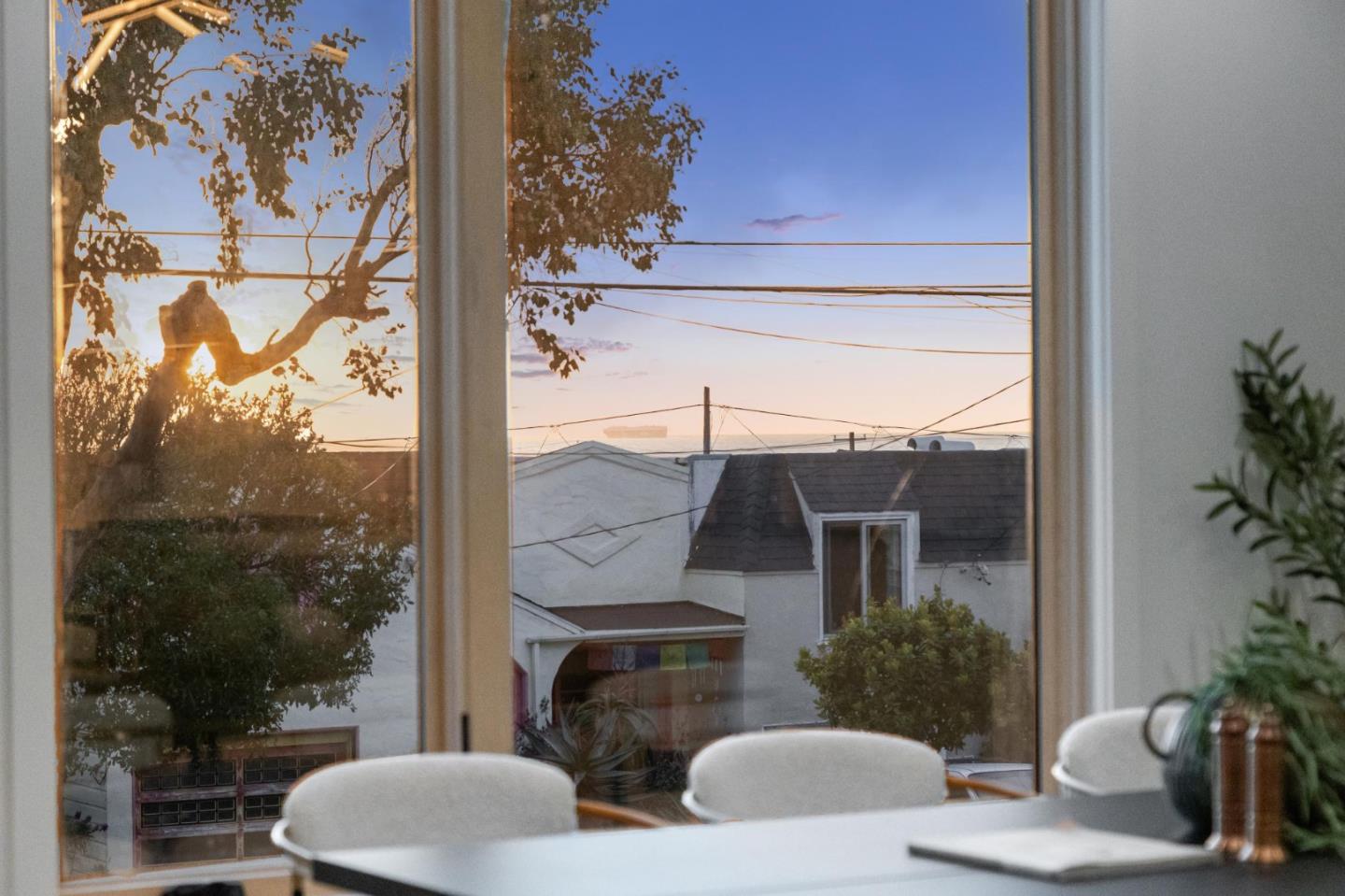 Detail Gallery Image 15 of 126 For 2250 44th Ave, San Francisco,  CA 94116 - 3 Beds | 3/2 Baths
