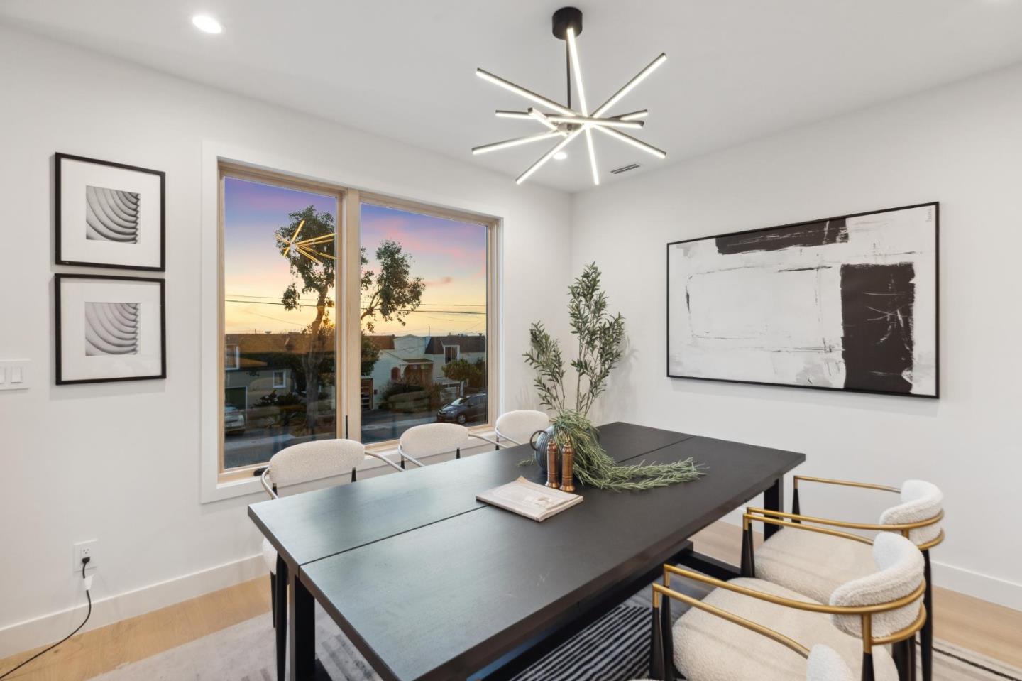 Detail Gallery Image 16 of 126 For 2250 44th Ave, San Francisco,  CA 94116 - 3 Beds | 3/2 Baths