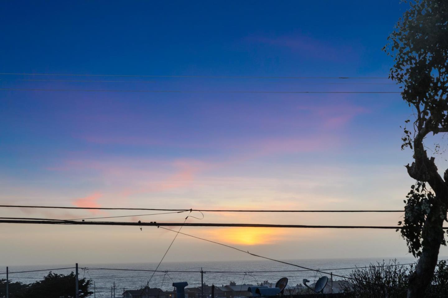 Detail Gallery Image 18 of 126 For 2250 44th Ave, San Francisco,  CA 94116 - 3 Beds | 3/2 Baths