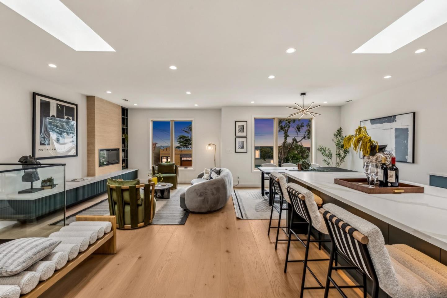 Detail Gallery Image 2 of 126 For 2250 44th Ave, San Francisco,  CA 94116 - 3 Beds | 3/2 Baths