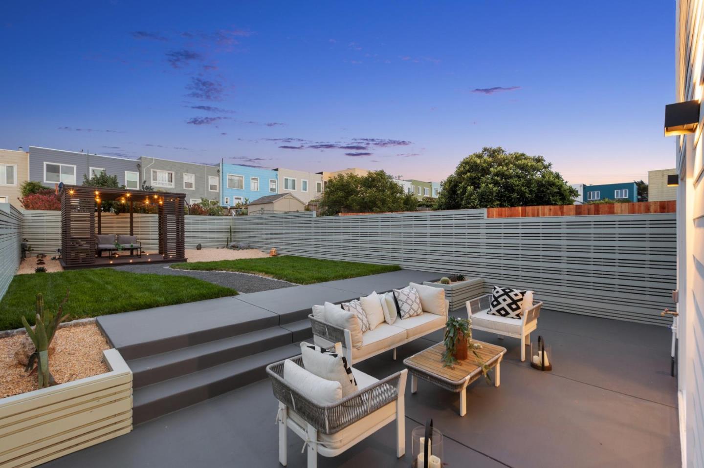 Detail Gallery Image 22 of 126 For 2250 44th Ave, San Francisco,  CA 94116 - 3 Beds | 3/2 Baths