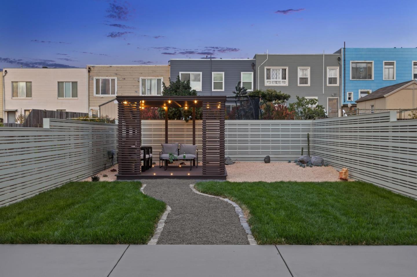 Detail Gallery Image 23 of 126 For 2250 44th Ave, San Francisco,  CA 94116 - 3 Beds | 3/2 Baths