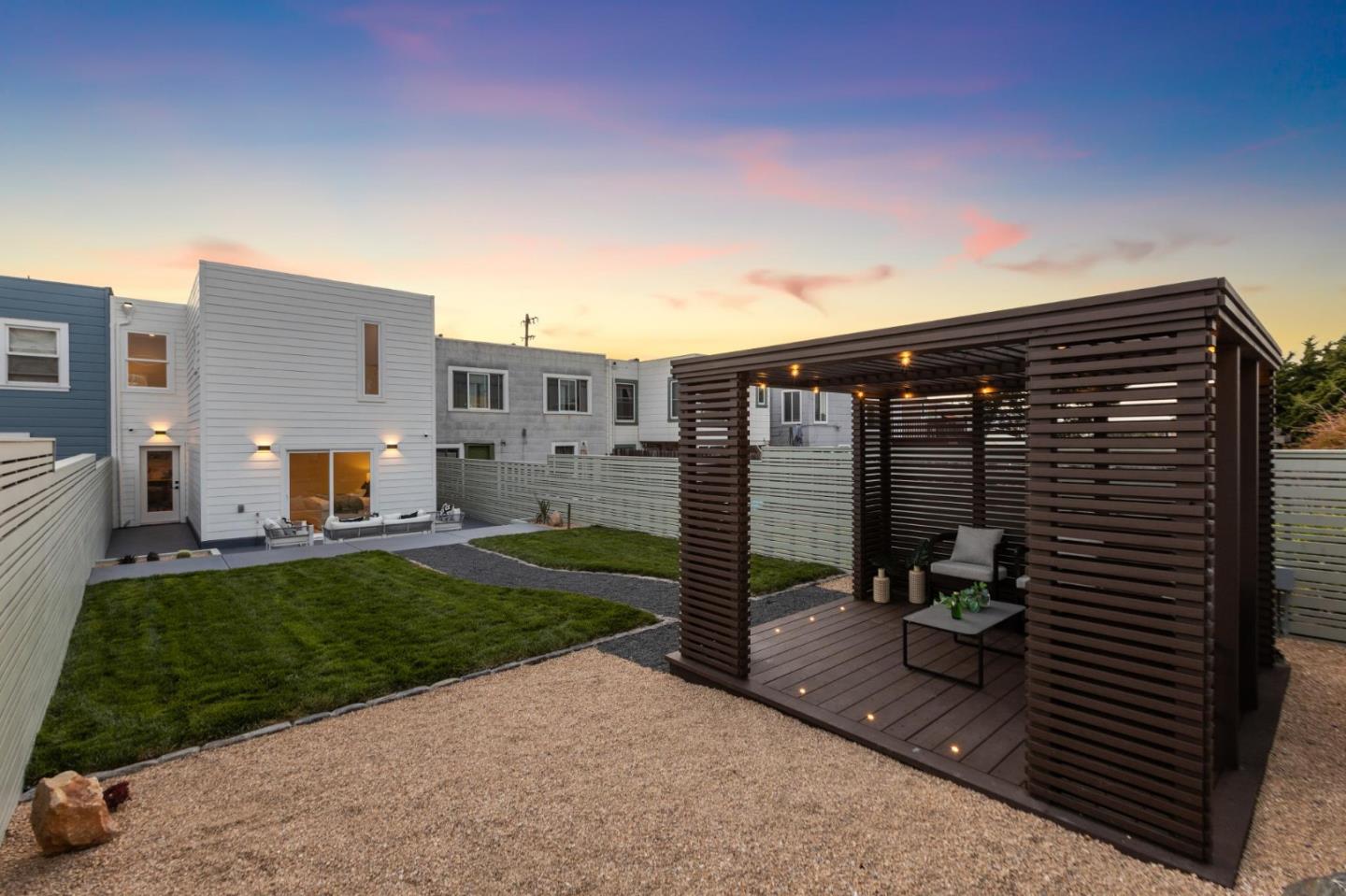 Detail Gallery Image 25 of 126 For 2250 44th Ave, San Francisco,  CA 94116 - 3 Beds | 3/2 Baths