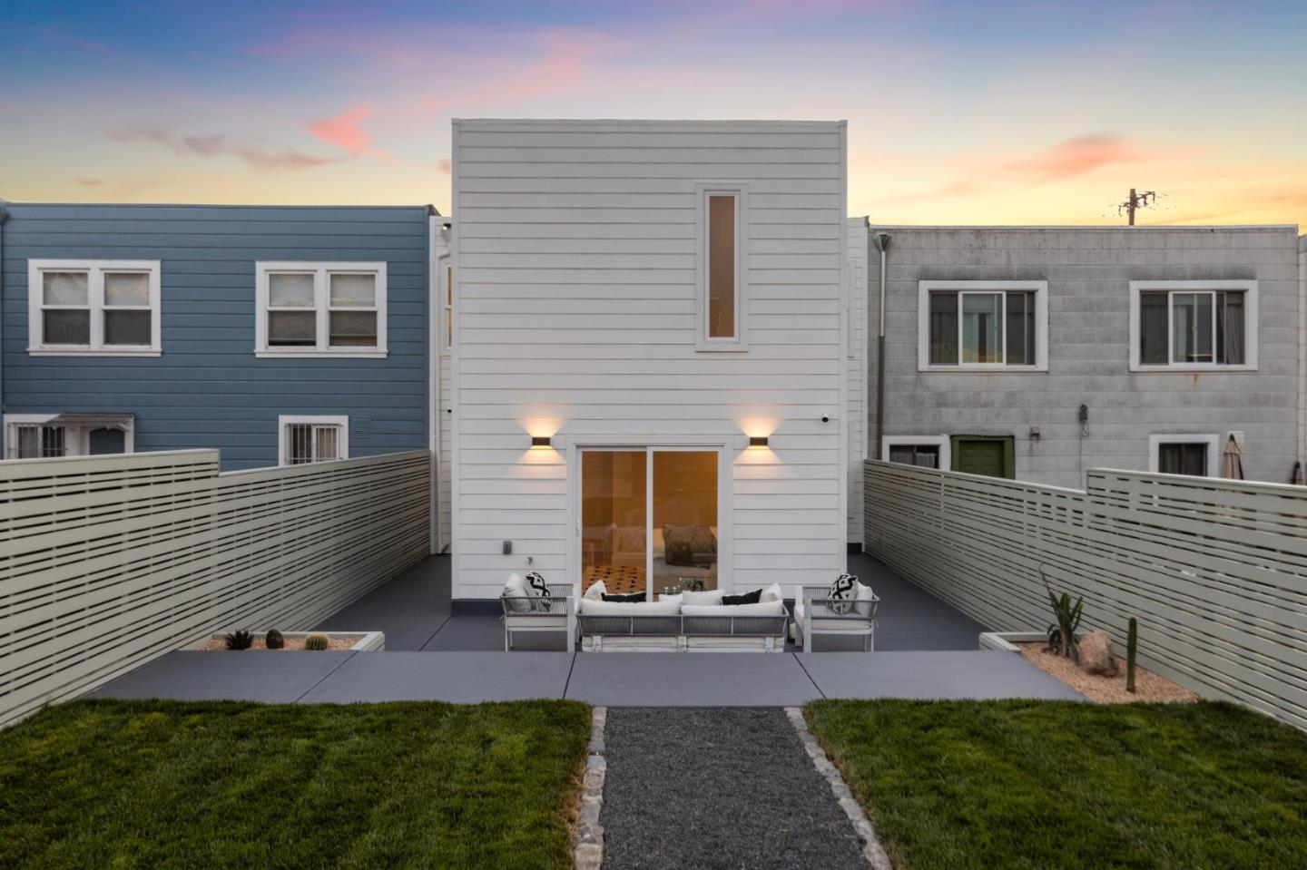 Detail Gallery Image 29 of 126 For 2250 44th Ave, San Francisco,  CA 94116 - 3 Beds | 3/2 Baths