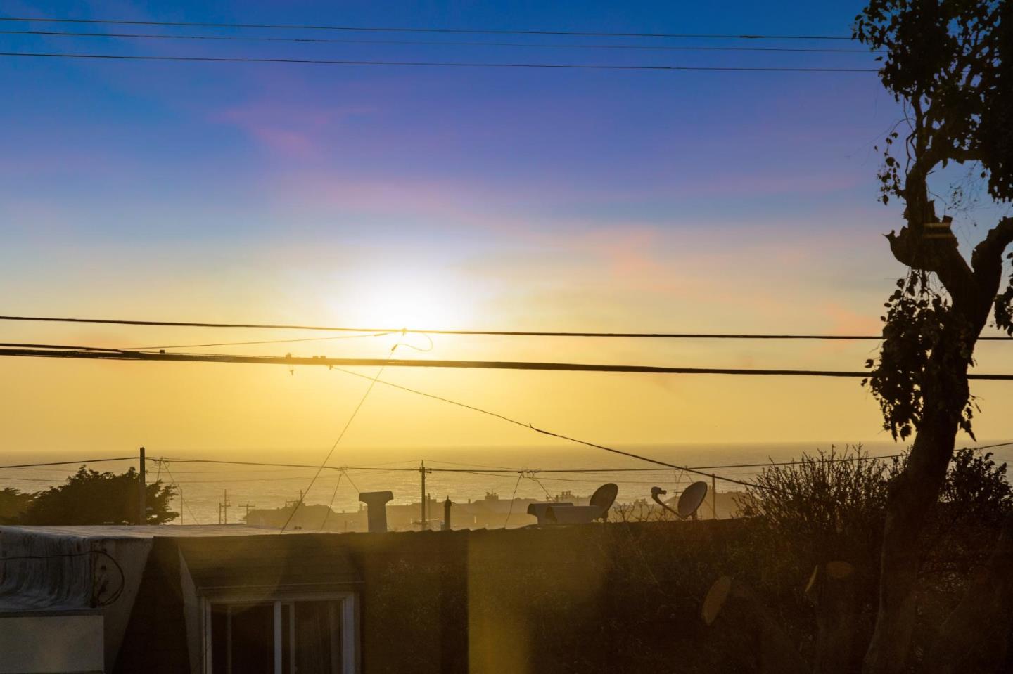 Detail Gallery Image 3 of 126 For 2250 44th Ave, San Francisco,  CA 94116 - 3 Beds | 3/2 Baths