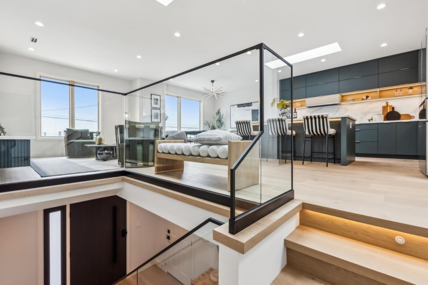 Detail Gallery Image 41 of 126 For 2250 44th Ave, San Francisco,  CA 94116 - 3 Beds | 3/2 Baths