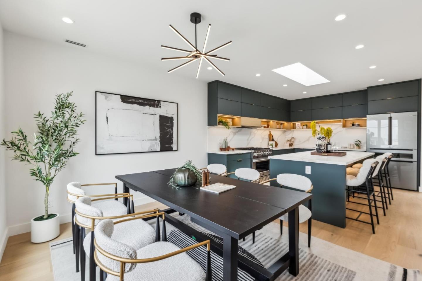 Detail Gallery Image 57 of 126 For 2250 44th Ave, San Francisco,  CA 94116 - 3 Beds | 3/2 Baths