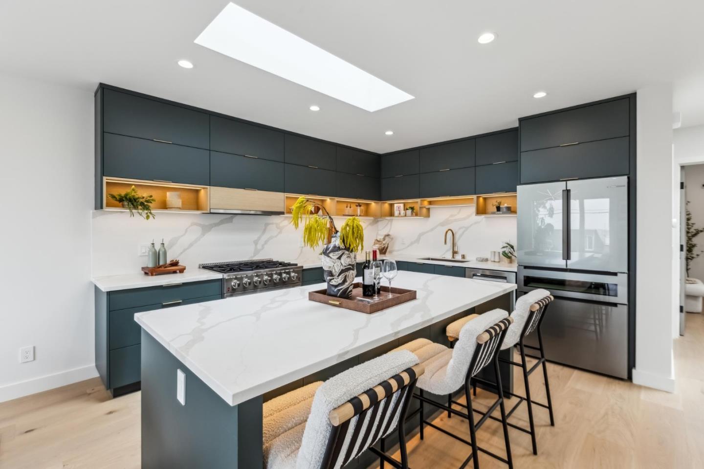 Detail Gallery Image 61 of 126 For 2250 44th Ave, San Francisco,  CA 94116 - 3 Beds | 3/2 Baths