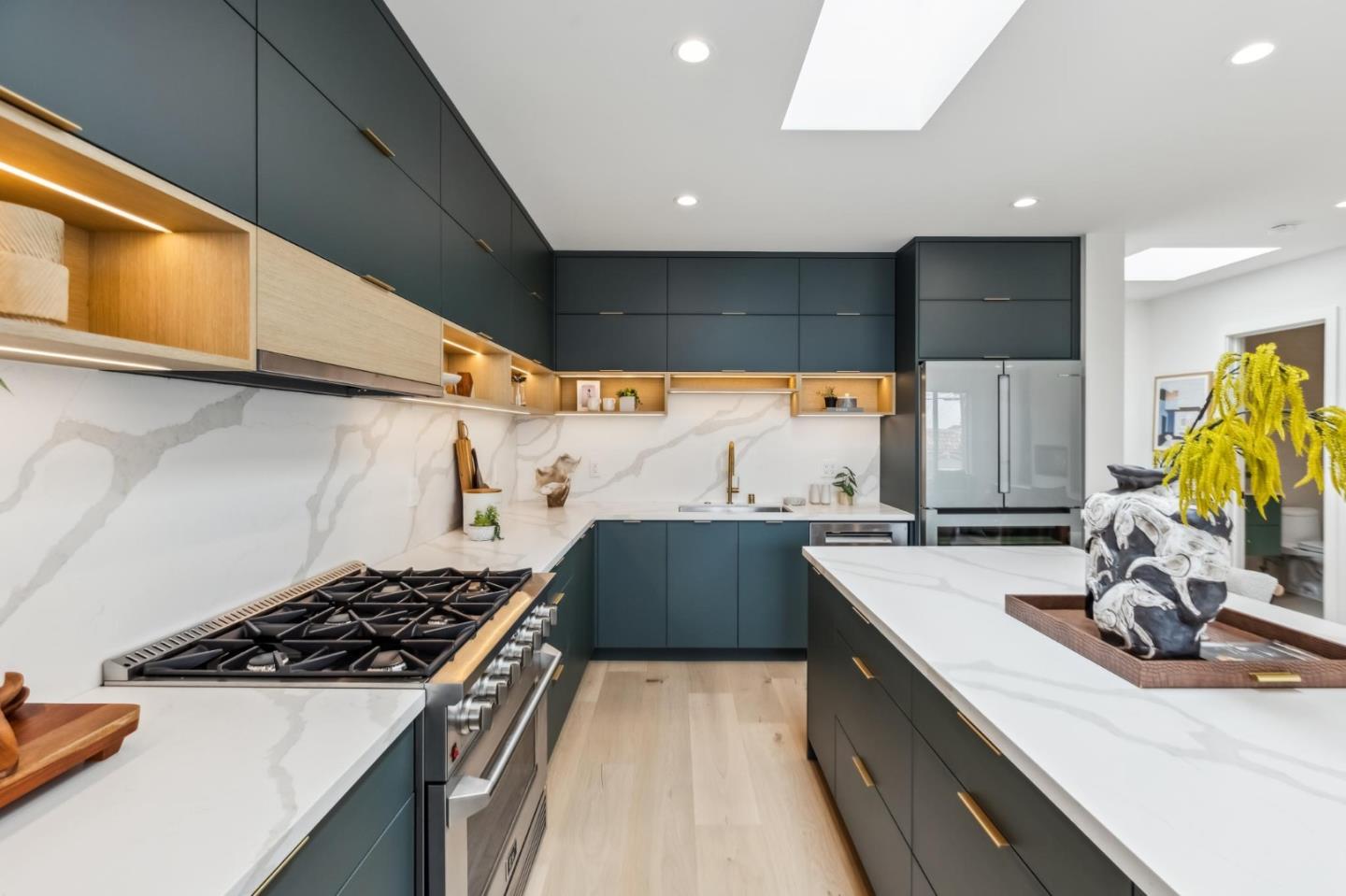Detail Gallery Image 67 of 126 For 2250 44th Ave, San Francisco,  CA 94116 - 3 Beds | 3/2 Baths