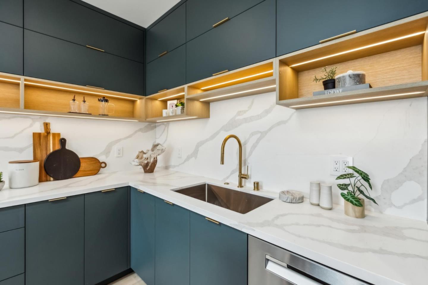 Detail Gallery Image 71 of 126 For 2250 44th Ave, San Francisco,  CA 94116 - 3 Beds | 3/2 Baths