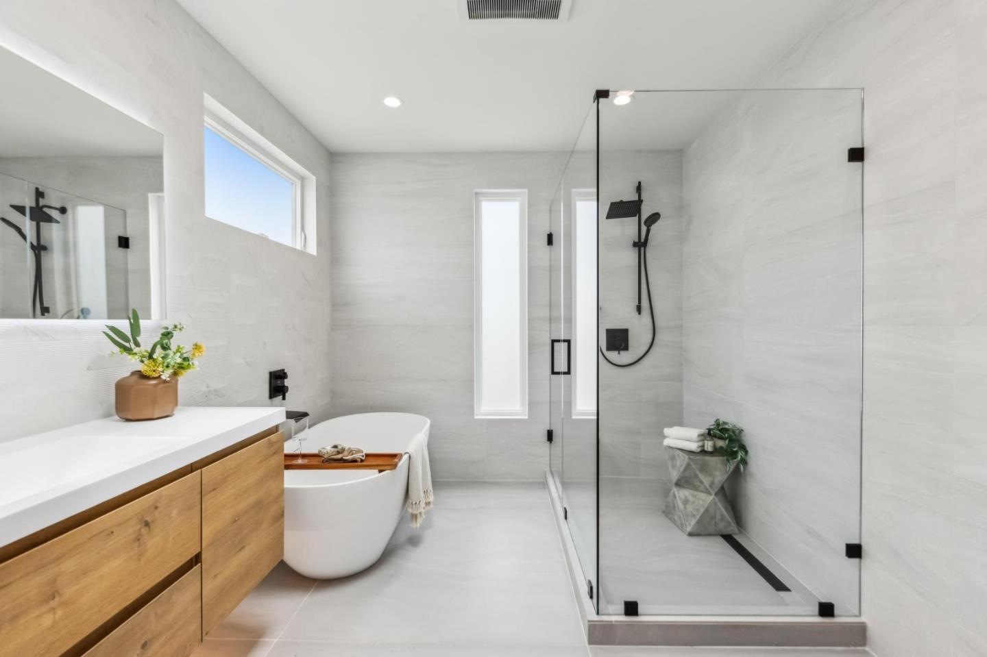 Detail Gallery Image 84 of 126 For 2250 44th Ave, San Francisco,  CA 94116 - 3 Beds | 3/2 Baths