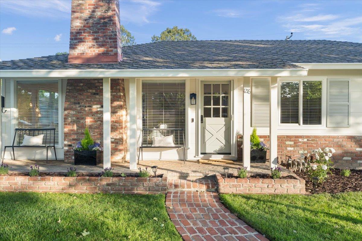 Detail Gallery Image 9 of 64 For 1216 Hermosa Way, San Jose,  CA 95125 - 4 Beds | 2 Baths
