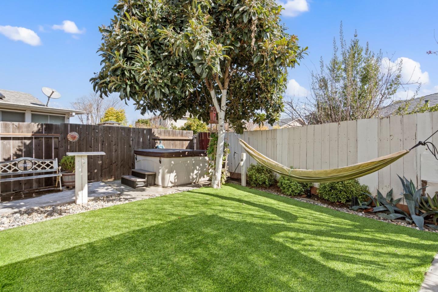 Detail Gallery Image 22 of 29 For 2270 Brentwood Ct, East Palo Alto,  CA 94303 - 5 Beds | 3 Baths
