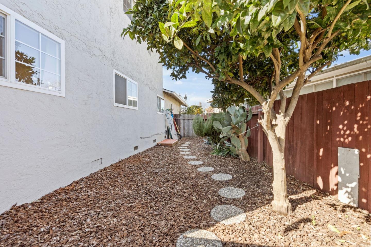 Detail Gallery Image 24 of 29 For 2270 Brentwood Ct, East Palo Alto,  CA 94303 - 5 Beds | 3 Baths