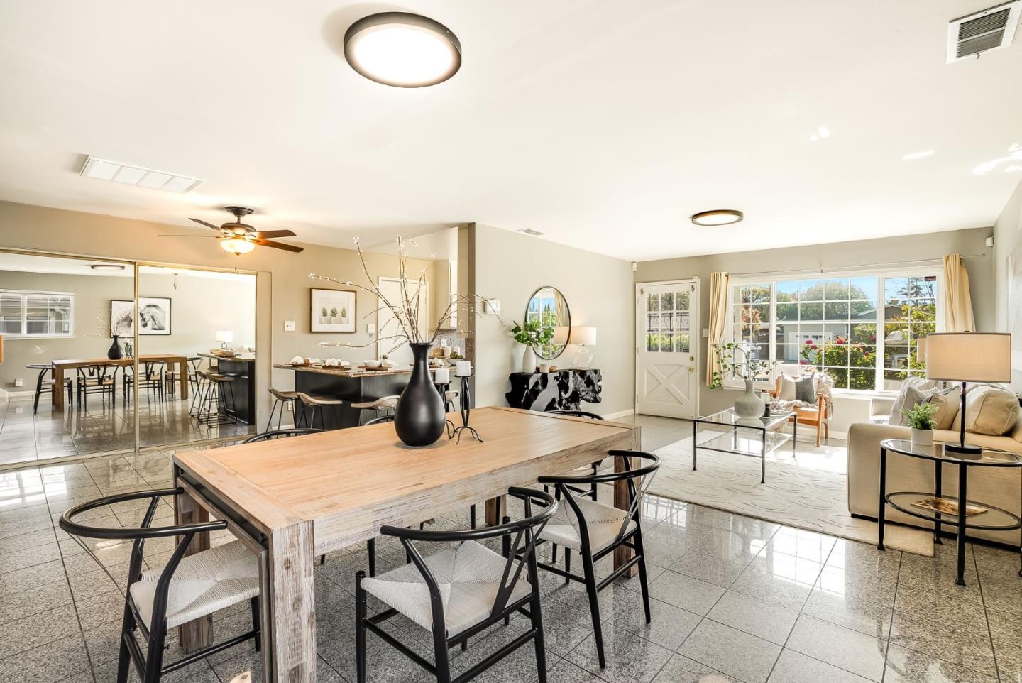 Detail Gallery Image 3 of 29 For 2270 Brentwood Ct, East Palo Alto,  CA 94303 - 5 Beds | 3 Baths