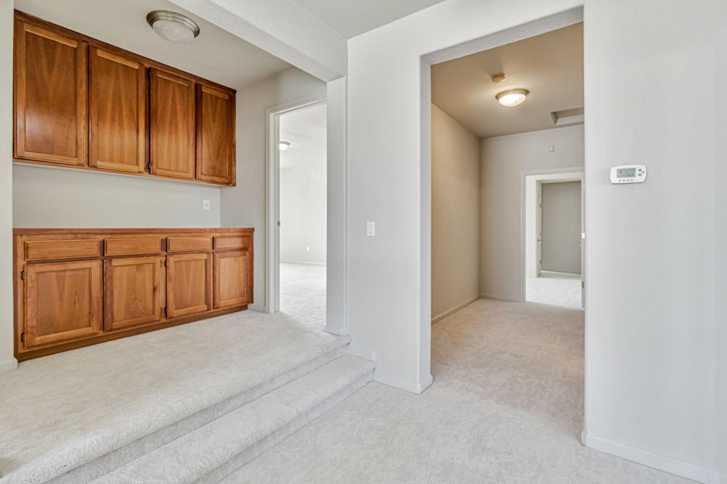 Detail Gallery Image 19 of 48 For 1962 Canyon Oaks Cir, Pittsburg,  CA 94565 - 6 Beds | 5 Baths