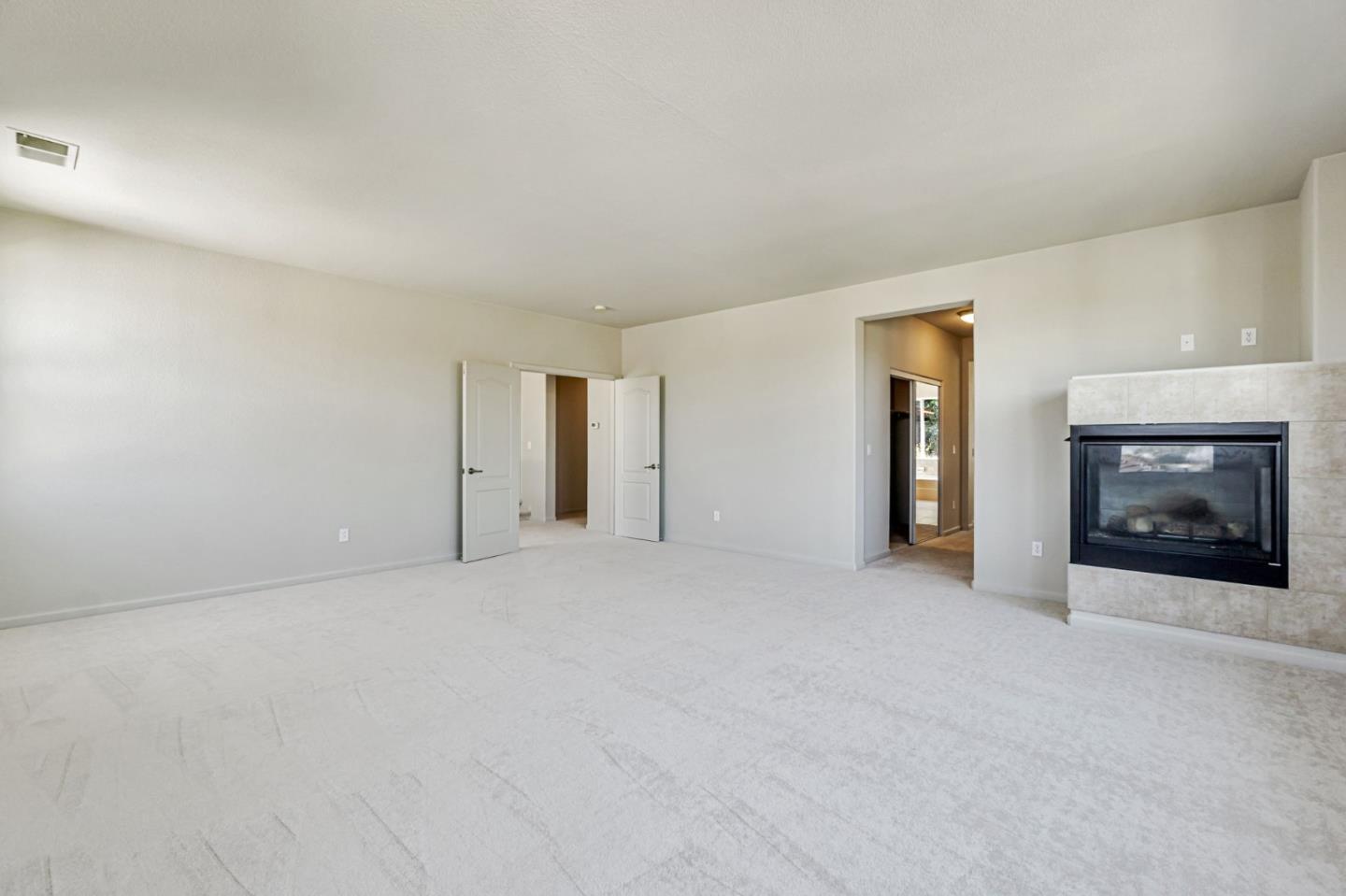Detail Gallery Image 22 of 48 For 1962 Canyon Oaks Cir, Pittsburg,  CA 94565 - 6 Beds | 5 Baths