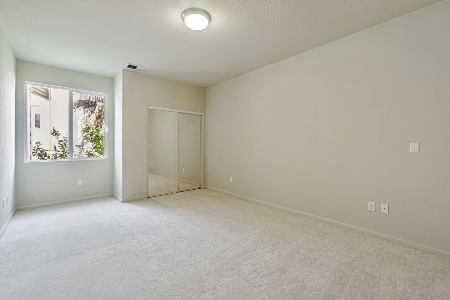 Detail Gallery Image 25 of 48 For 1962 Canyon Oaks Cir, Pittsburg,  CA 94565 - 6 Beds | 5 Baths