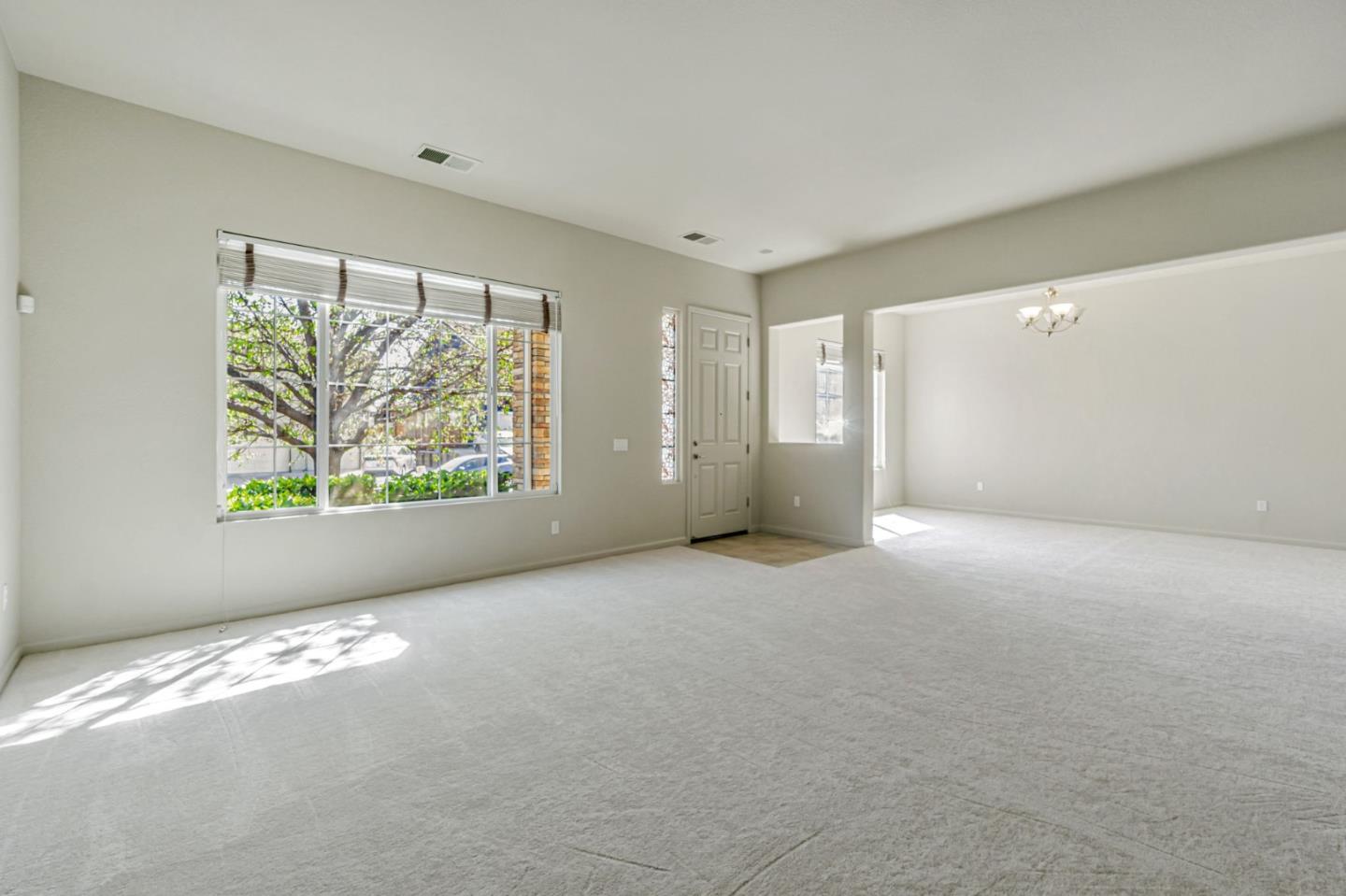 Detail Gallery Image 3 of 48 For 1962 Canyon Oaks Cir, Pittsburg,  CA 94565 - 6 Beds | 5 Baths