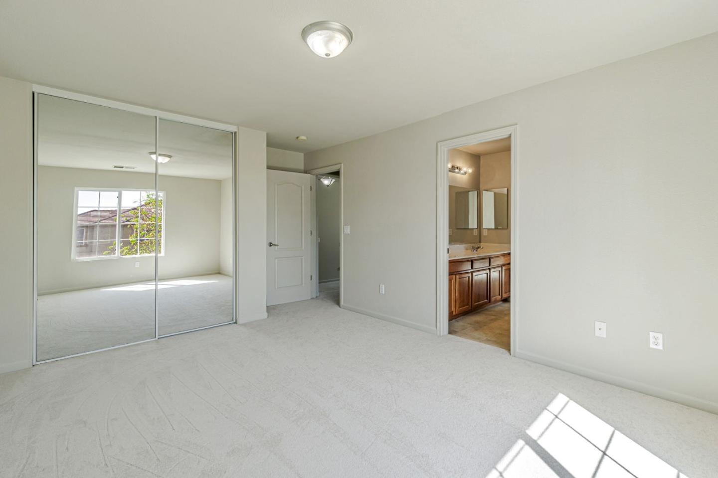Detail Gallery Image 32 of 48 For 1962 Canyon Oaks Cir, Pittsburg,  CA 94565 - 6 Beds | 5 Baths