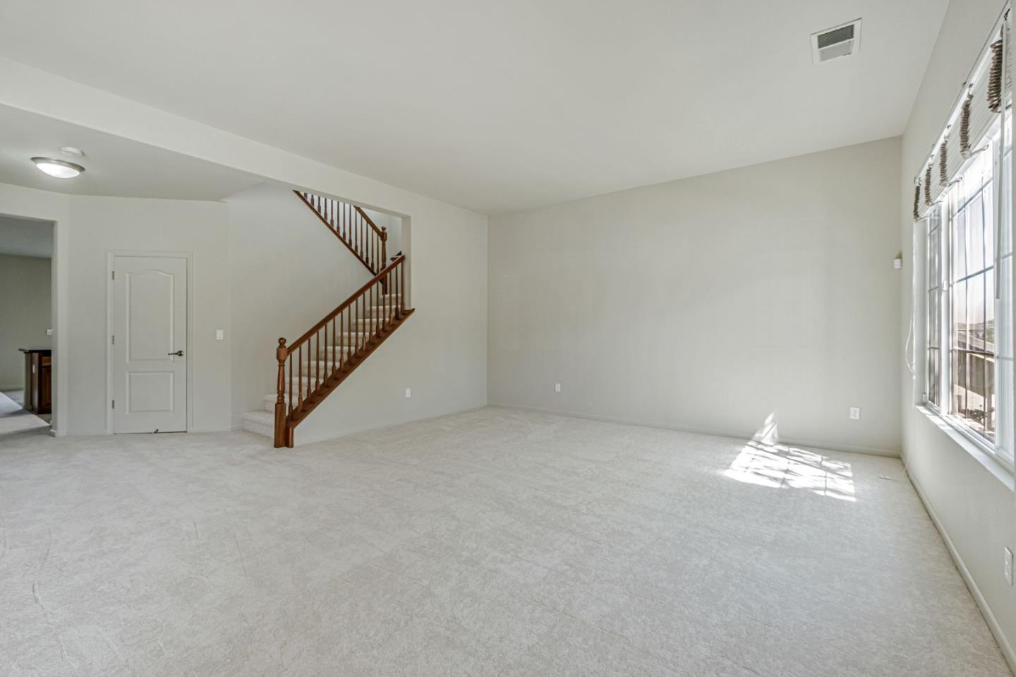 Detail Gallery Image 4 of 48 For 1962 Canyon Oaks Cir, Pittsburg,  CA 94565 - 6 Beds | 5 Baths