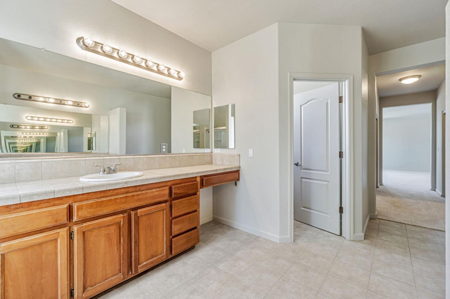Detail Gallery Image 44 of 48 For 1962 Canyon Oaks Cir, Pittsburg,  CA 94565 - 6 Beds | 5 Baths
