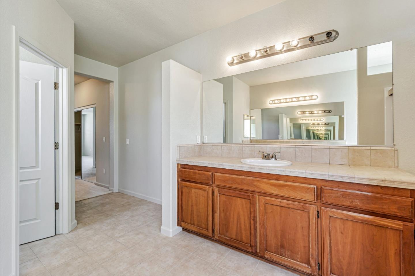 Detail Gallery Image 45 of 48 For 1962 Canyon Oaks Cir, Pittsburg,  CA 94565 - 6 Beds | 5 Baths