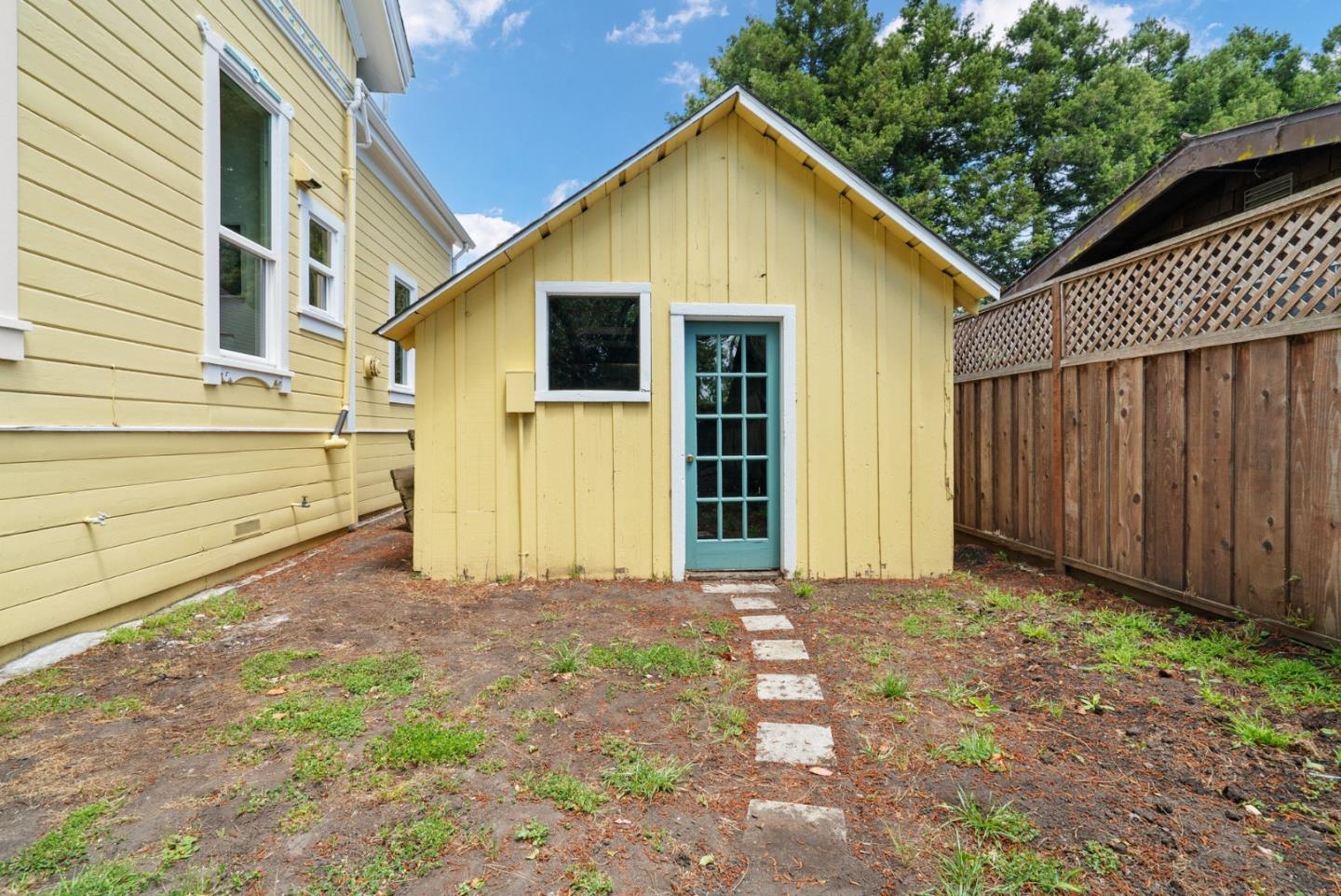 Detail Gallery Image 30 of 36 For 1512 Bay St, Santa Cruz,  CA 95060 - 4 Beds | 2 Baths