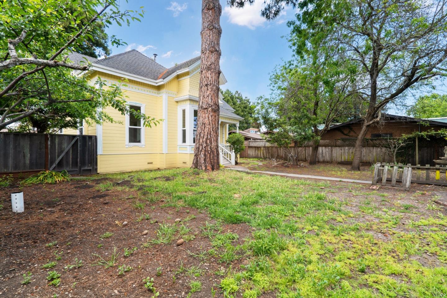Detail Gallery Image 31 of 36 For 1512 Bay St, Santa Cruz,  CA 95060 - 4 Beds | 2 Baths