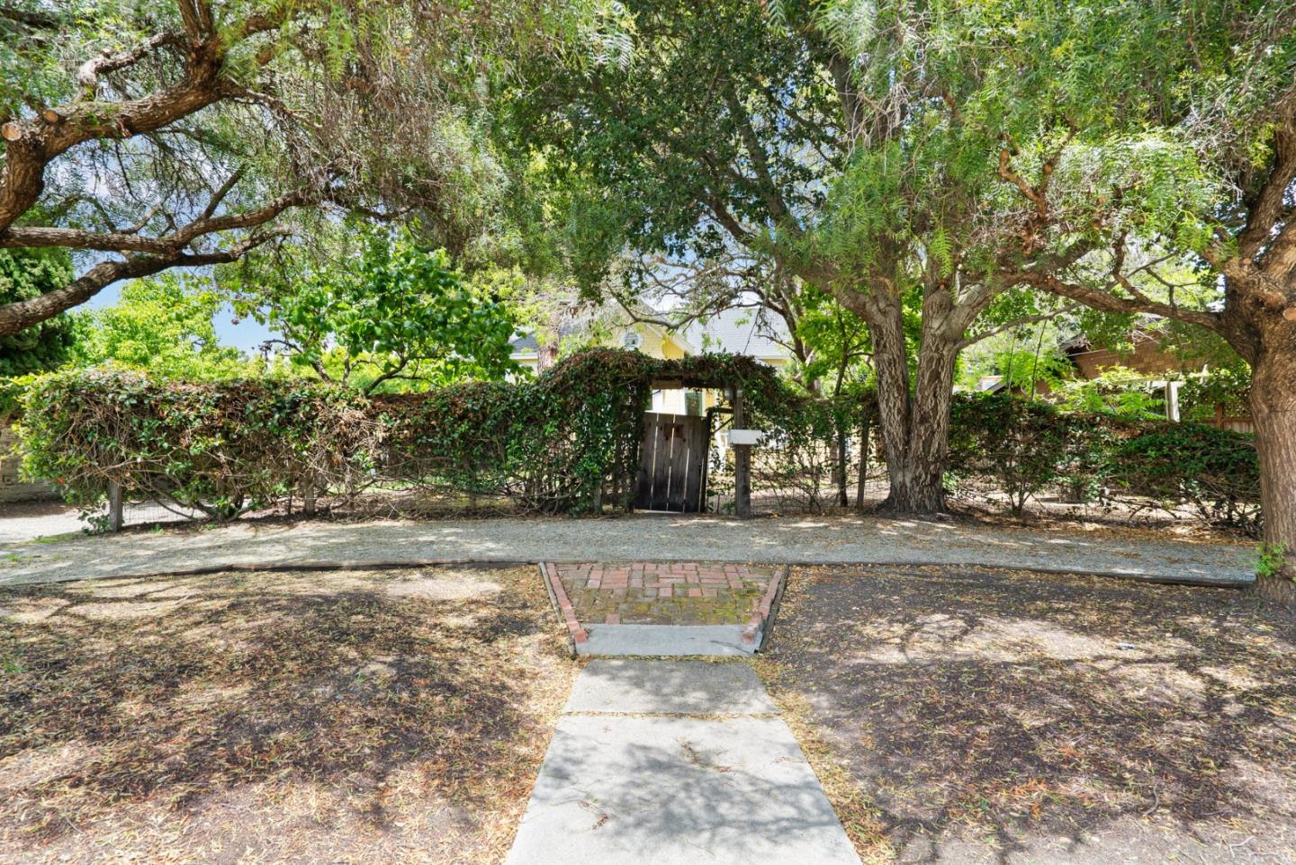 Detail Gallery Image 35 of 36 For 1512 Bay St, Santa Cruz,  CA 95060 - 4 Beds | 2 Baths