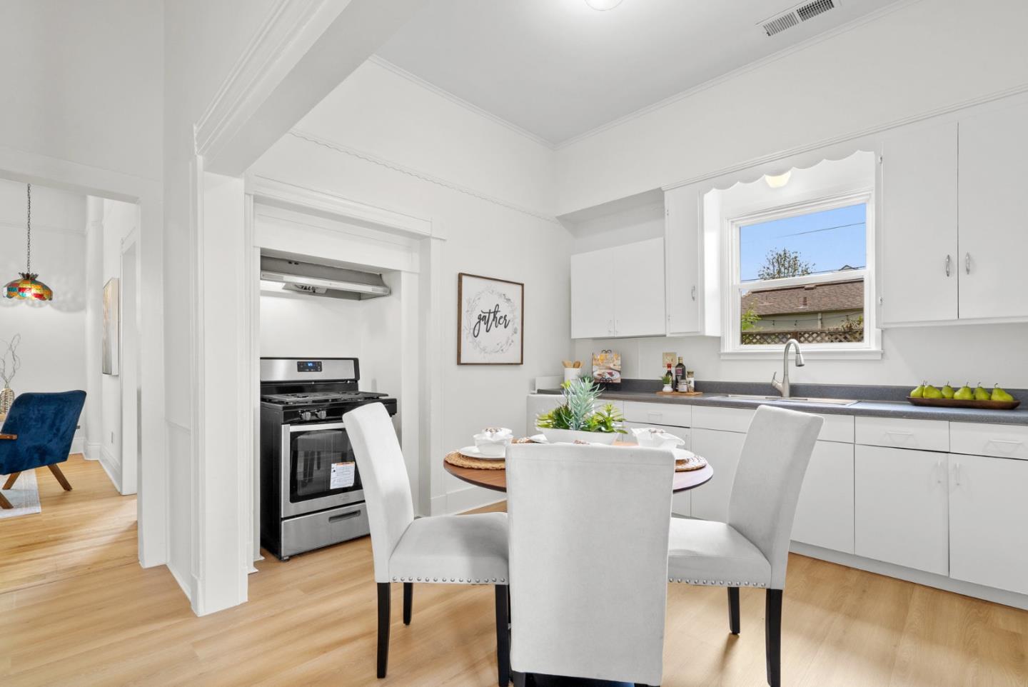 Detail Gallery Image 7 of 36 For 1512 Bay St, Santa Cruz,  CA 95060 - 4 Beds | 2 Baths