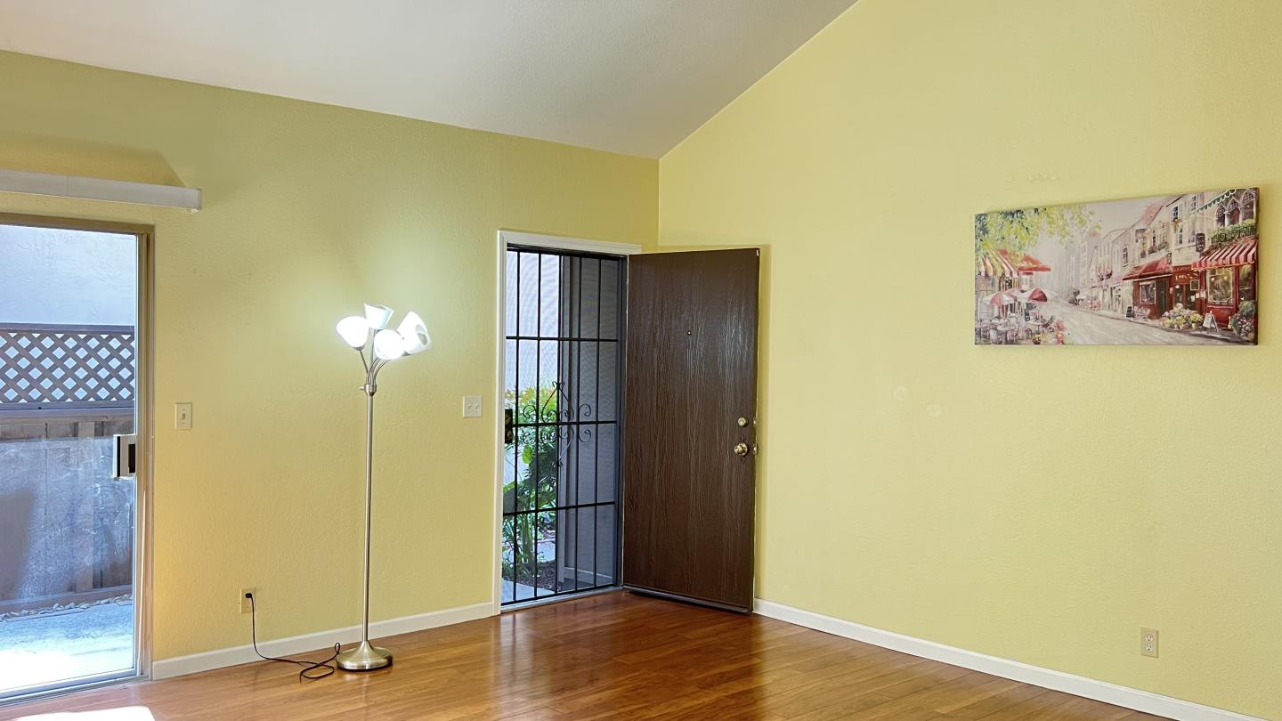 Detail Gallery Image 12 of 66 For 2315 Meadowmont Dr, San Jose,  CA 95133 - 3 Beds | 1 Baths