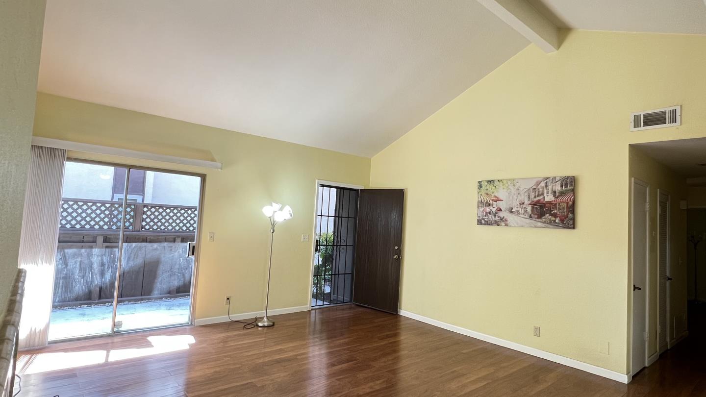 Detail Gallery Image 13 of 66 For 2315 Meadowmont Dr, San Jose,  CA 95133 - 3 Beds | 1 Baths