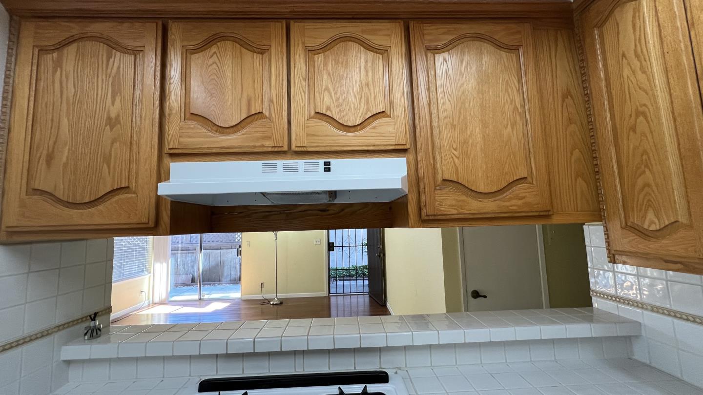Detail Gallery Image 25 of 66 For 2315 Meadowmont Dr, San Jose,  CA 95133 - 3 Beds | 1 Baths