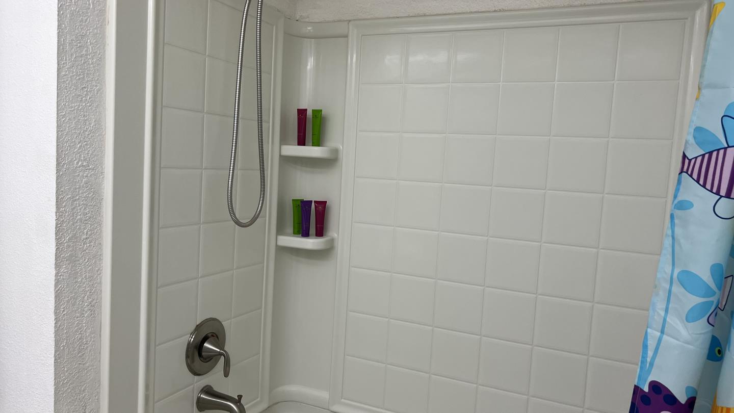 Detail Gallery Image 31 of 66 For 2315 Meadowmont Dr, San Jose,  CA 95133 - 3 Beds | 1 Baths
