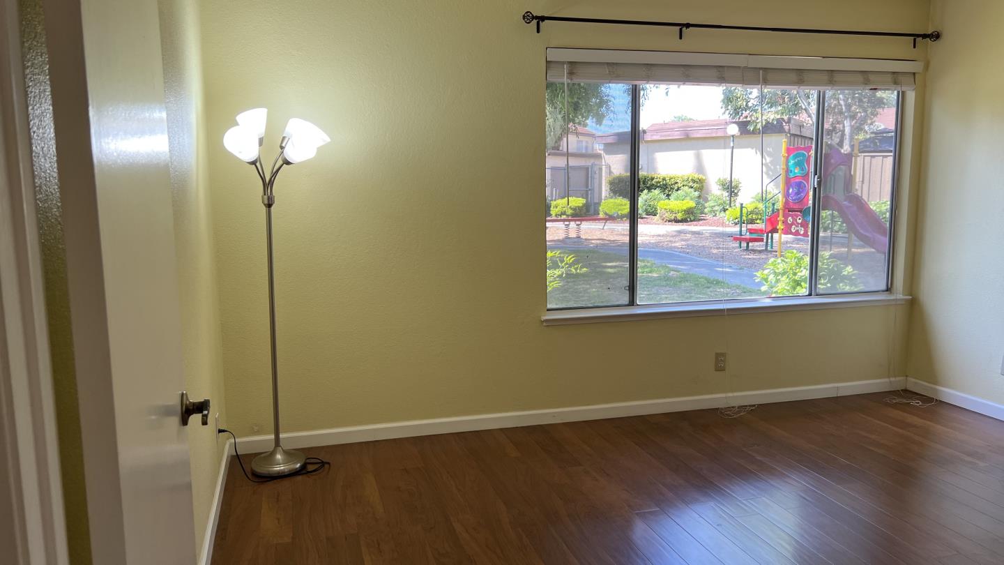 Detail Gallery Image 35 of 66 For 2315 Meadowmont Dr, San Jose,  CA 95133 - 3 Beds | 1 Baths