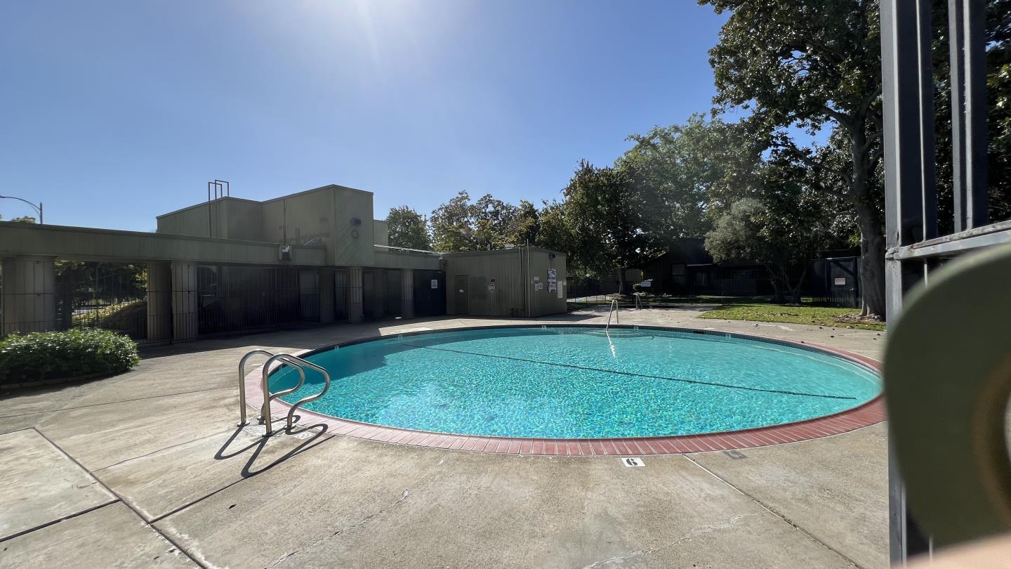 Detail Gallery Image 64 of 66 For 2315 Meadowmont Dr, San Jose,  CA 95133 - 3 Beds | 1 Baths