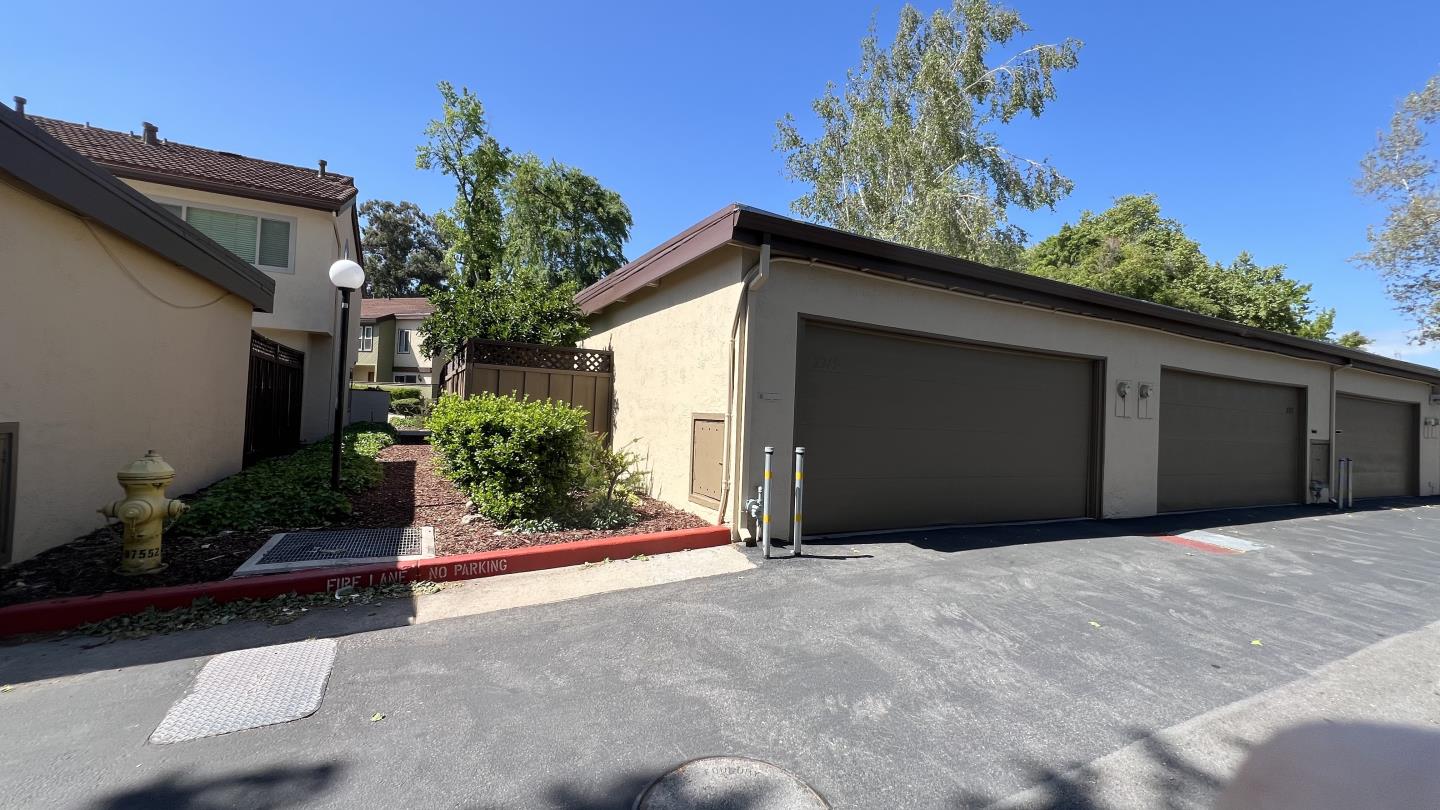 Detail Gallery Image 8 of 66 For 2315 Meadowmont Dr, San Jose,  CA 95133 - 3 Beds | 1 Baths