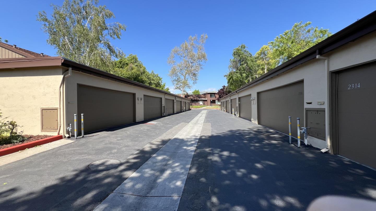 Detail Gallery Image 9 of 66 For 2315 Meadowmont Dr, San Jose,  CA 95133 - 3 Beds | 1 Baths