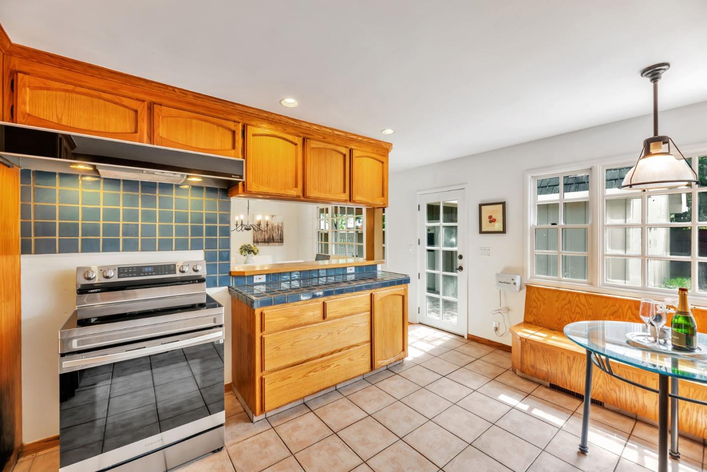 Detail Gallery Image 12 of 56 For 632 Saint Claire Dr, Palo Alto,  CA 94306 - 5 Beds | 2/1 Baths