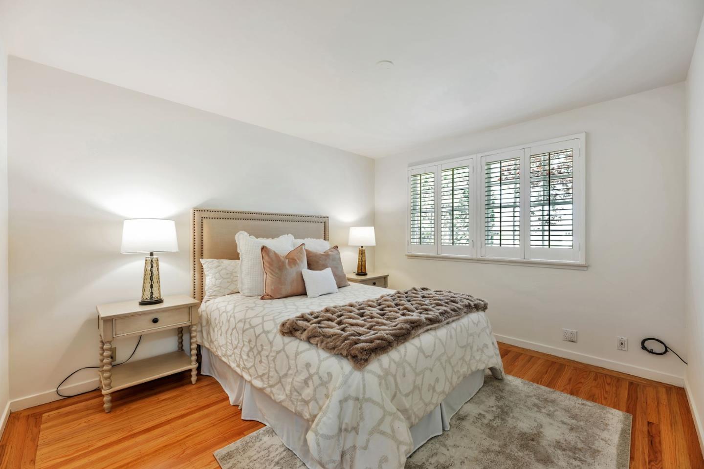 Detail Gallery Image 20 of 56 For 632 Saint Claire Dr, Palo Alto,  CA 94306 - 5 Beds | 2/1 Baths