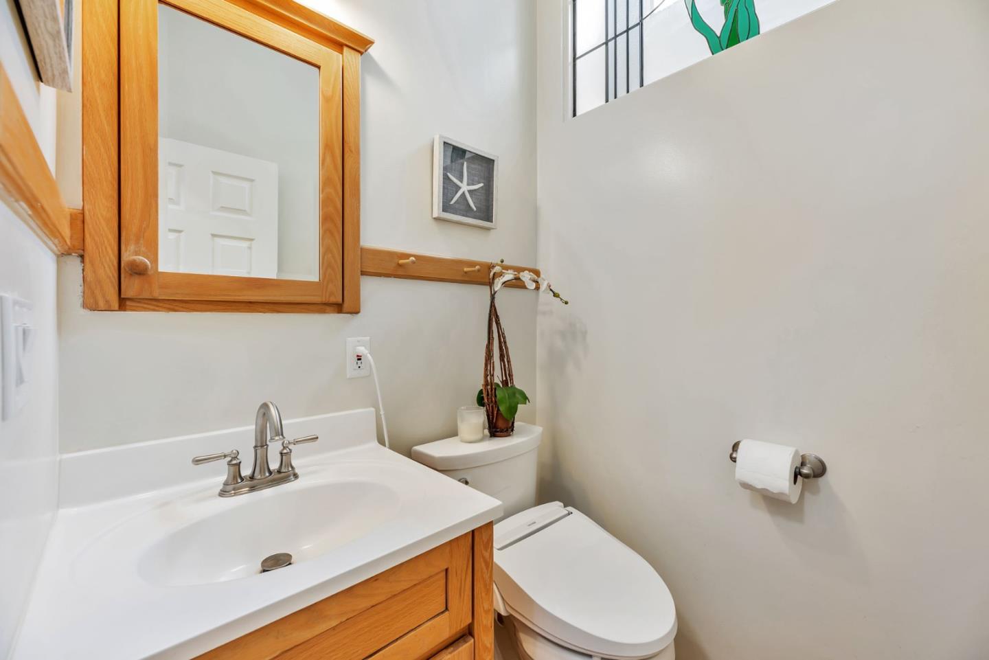 Detail Gallery Image 30 of 56 For 632 Saint Claire Dr, Palo Alto,  CA 94306 - 5 Beds | 2/1 Baths