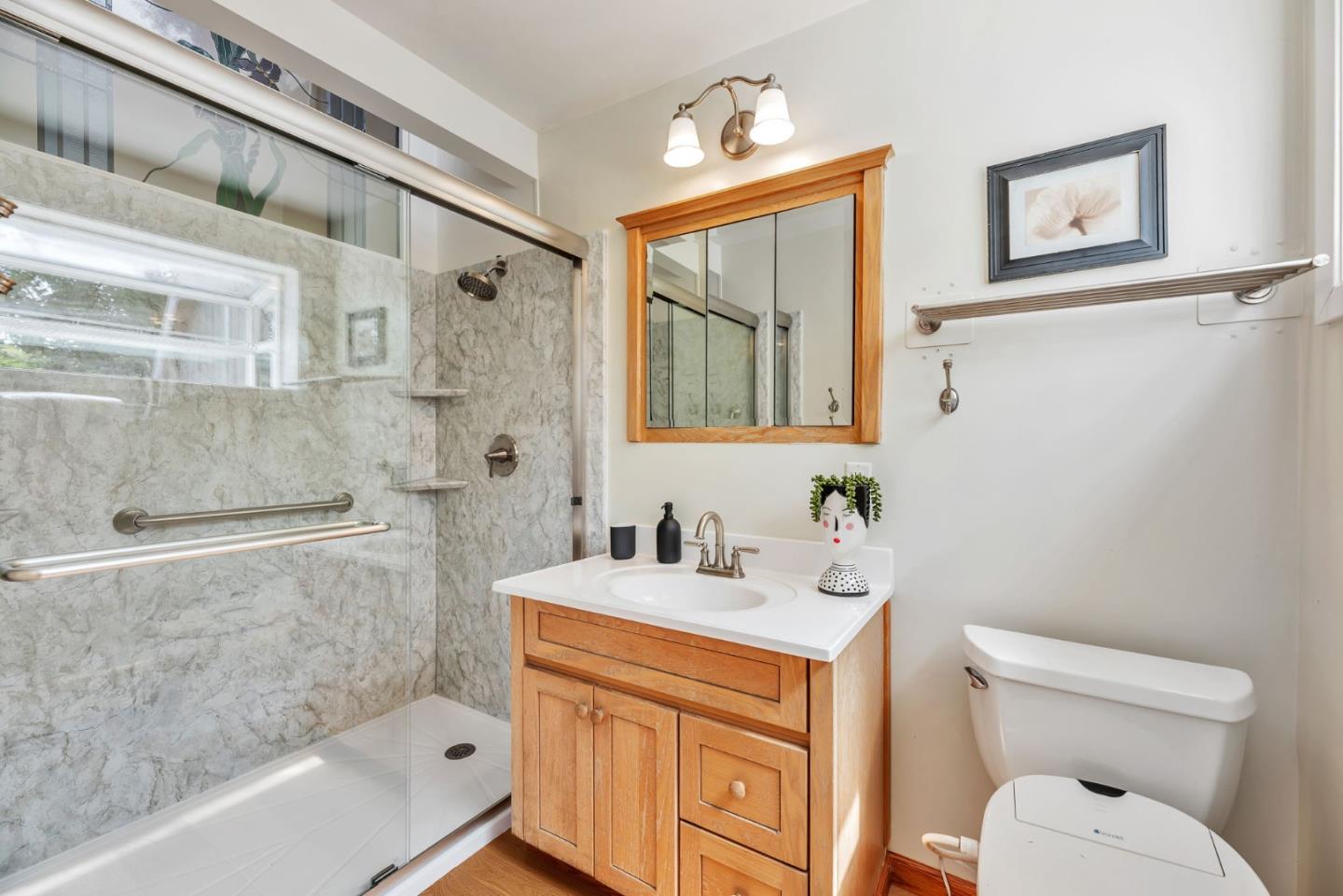 Detail Gallery Image 31 of 56 For 632 Saint Claire Dr, Palo Alto,  CA 94306 - 5 Beds | 2/1 Baths