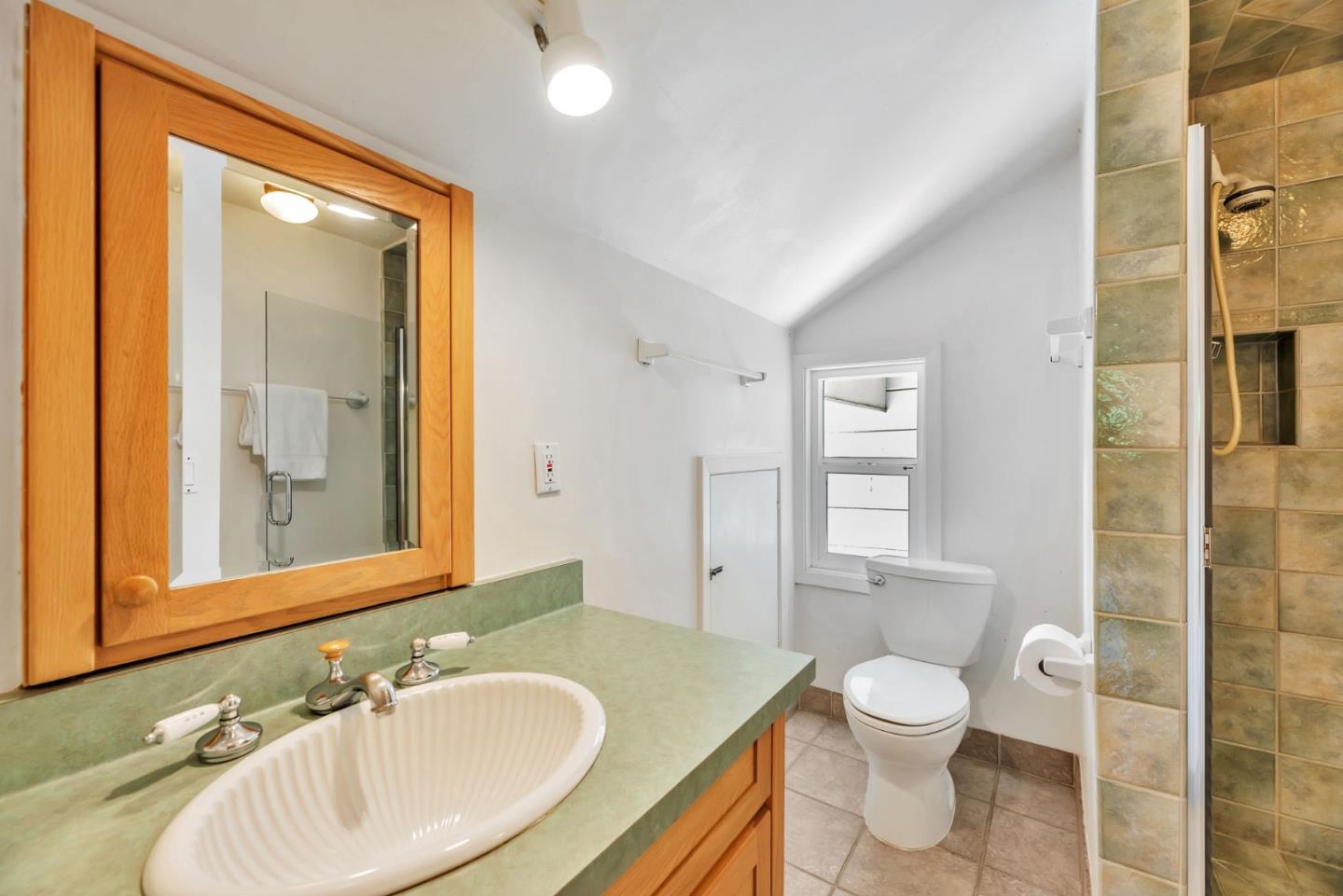 Detail Gallery Image 32 of 56 For 632 Saint Claire Dr, Palo Alto,  CA 94306 - 5 Beds | 2/1 Baths