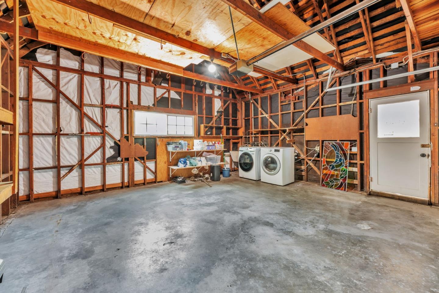 Detail Gallery Image 34 of 56 For 632 Saint Claire Dr, Palo Alto,  CA 94306 - 5 Beds | 2/1 Baths