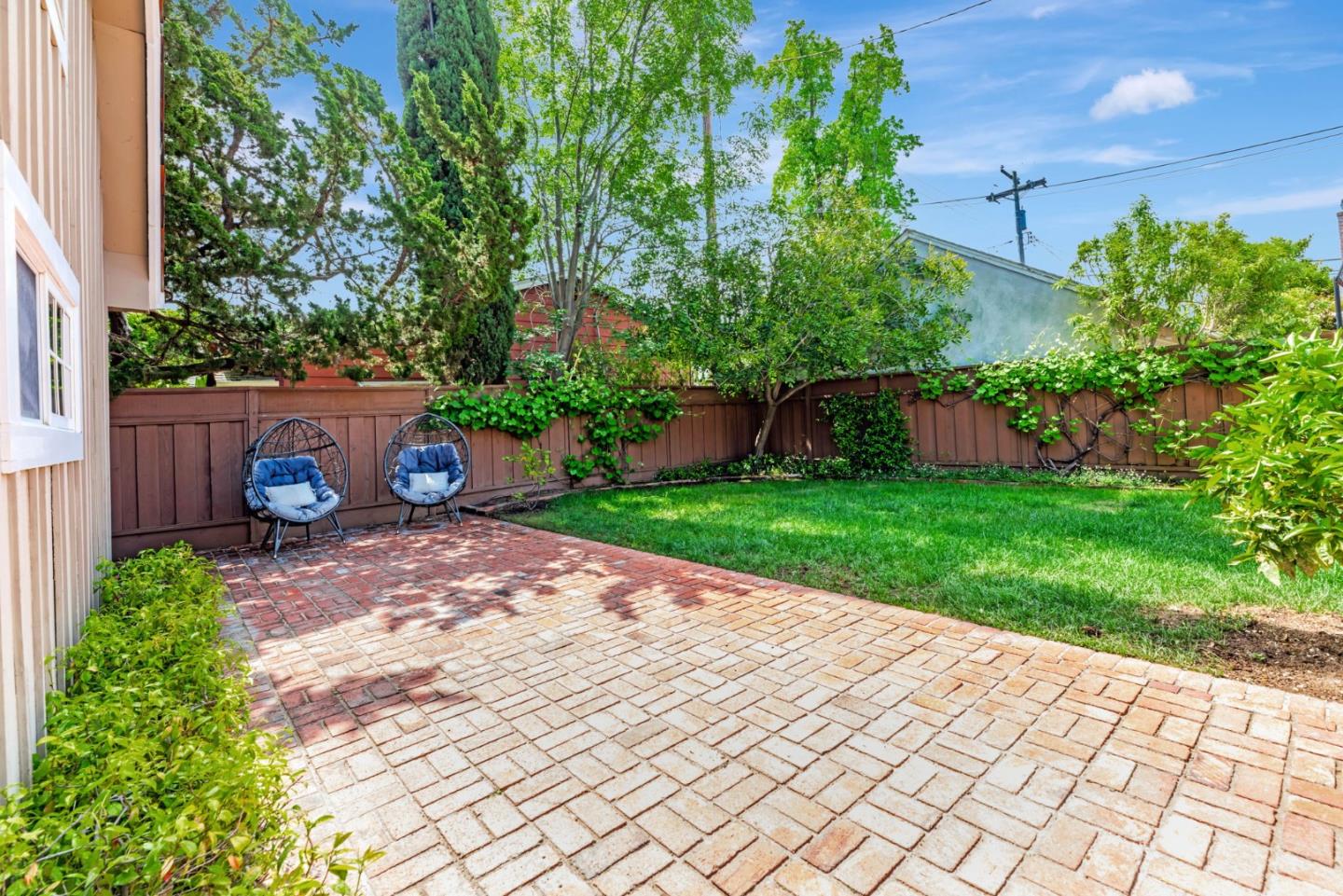 Detail Gallery Image 35 of 56 For 632 Saint Claire Dr, Palo Alto,  CA 94306 - 5 Beds | 2/1 Baths
