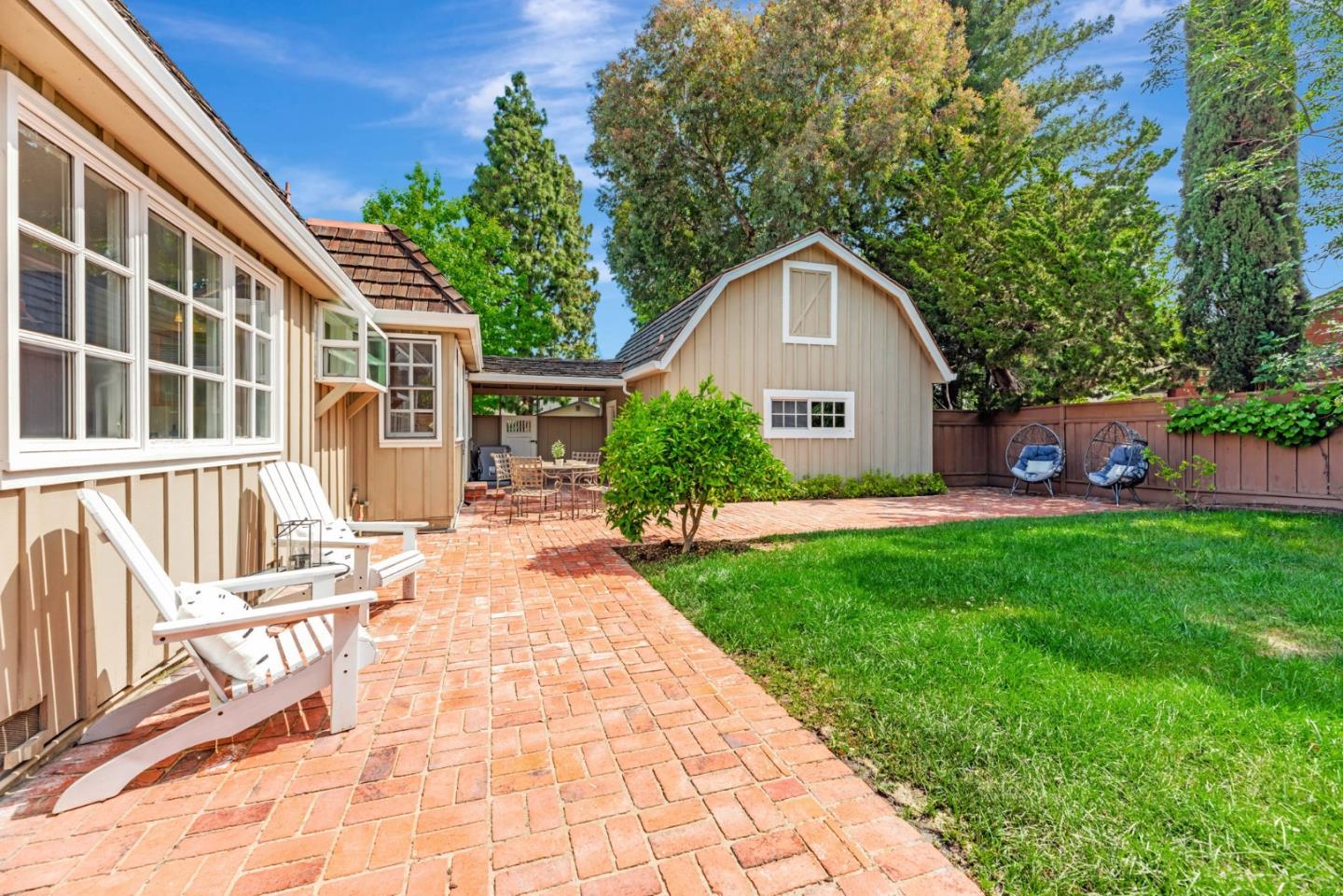 Detail Gallery Image 36 of 56 For 632 Saint Claire Dr, Palo Alto,  CA 94306 - 5 Beds | 2/1 Baths