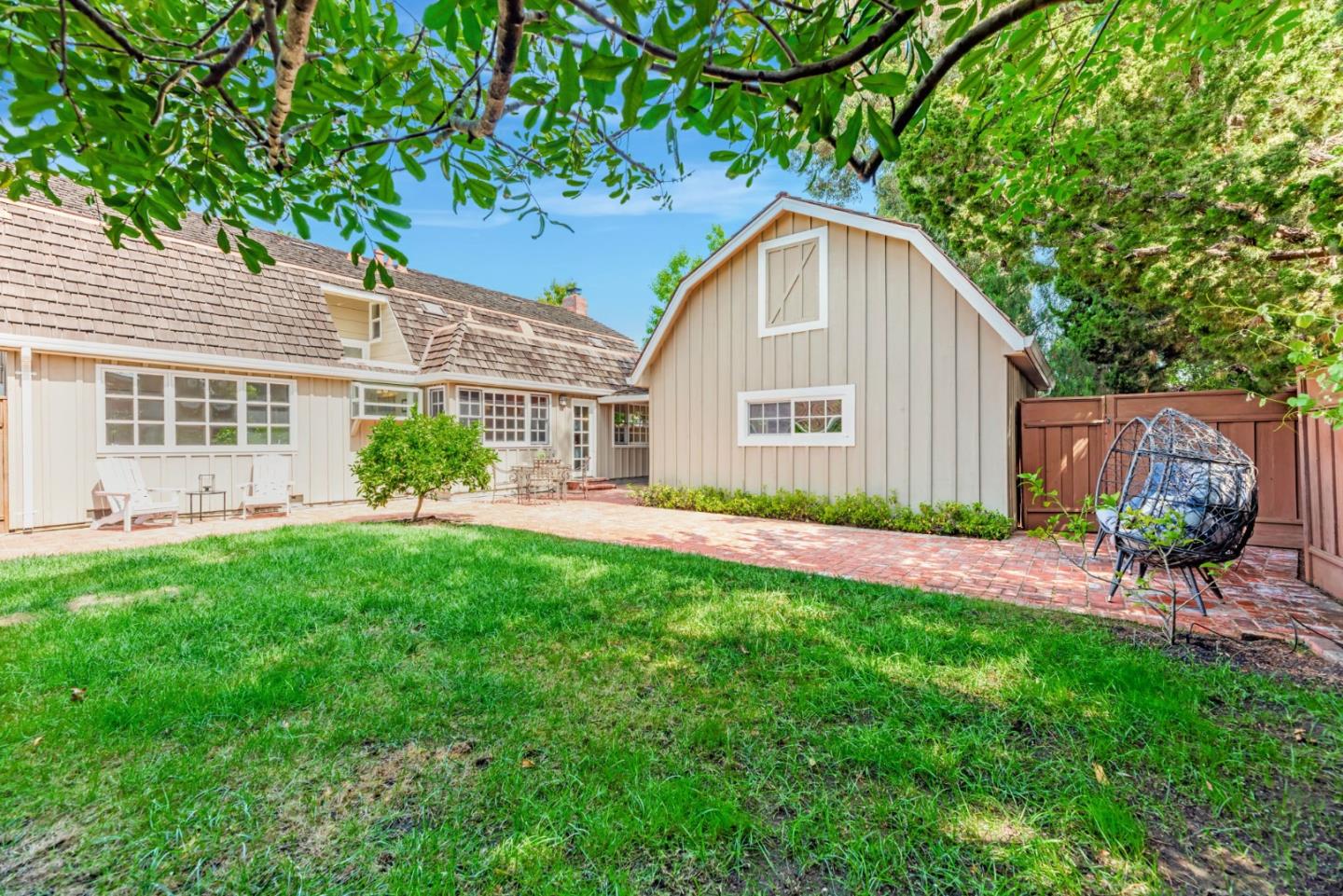 Detail Gallery Image 37 of 56 For 632 Saint Claire Dr, Palo Alto,  CA 94306 - 5 Beds | 2/1 Baths